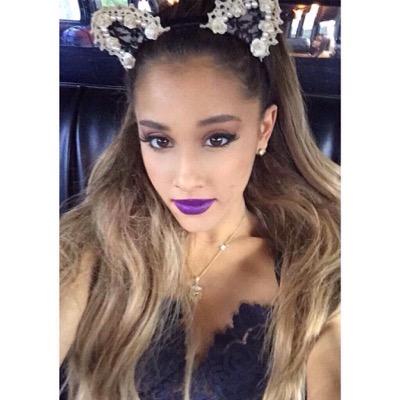 ButerasXmas's profile picture. went from hollywood arts to slaying the charts♡