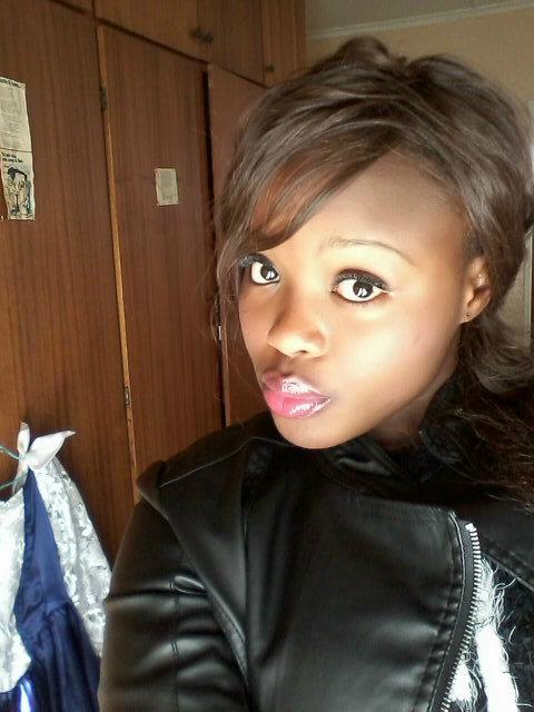 ToomieLamar's profile picture. Just turned 18 | Pain changed me | I'm a weirdo so don't ask me out tog! | I live for music and shoes!!!