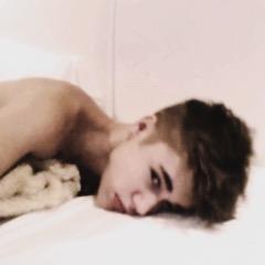 @ionlyhugbieber | ¿You are Belieber? Yeah? Come on! Follow Us!. ♥️