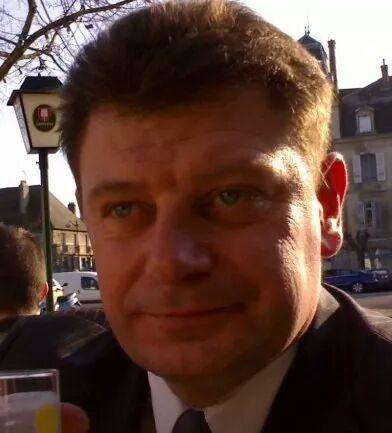 🟥 PDG Groupe Propul's 🔸️Fréquence Plus🔸️Agence David Graphic🔸️Pays Dolois🔸️Pays de Lons🔸️Vaévient🔸️Textoh !🔸
🟨 Administrateur GIE les Indés Radios