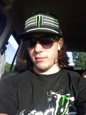 YannickTaylor22's profile picture. Je suis gentil.