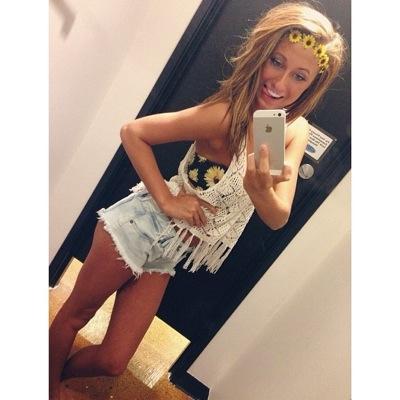 •Emily. ☀✨ •Aspiring Pediatric Nurse.
