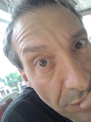 Escorpiano. Ácido. Difícil. Derecho.