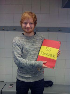 ¿Vas al concierto de Ed Sheeran el 25 de noviembre? ¡Síguenos! Si tienes alguna pregunta o duda, puedes contactar con nosotras por md o por ask ❤