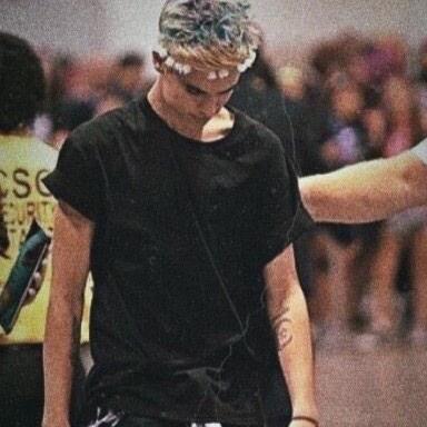 emfivesos's profile picture. •sam/6• •chuck bass is everything•