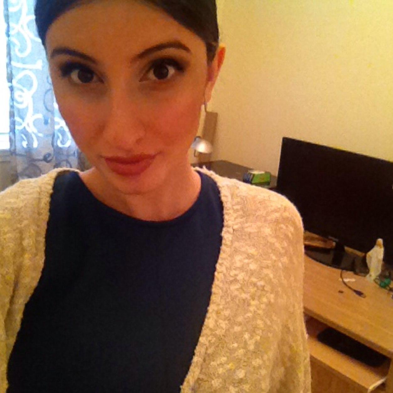 ayJinbachian's profile picture. 