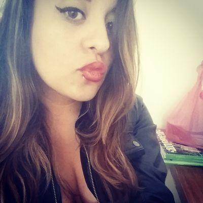Mamá primeriza... Psicologa :D divertida, alegre, extrovertida, aficionada de los deportes, fan de la NFL Patriotas, Barcelona y Puebla!