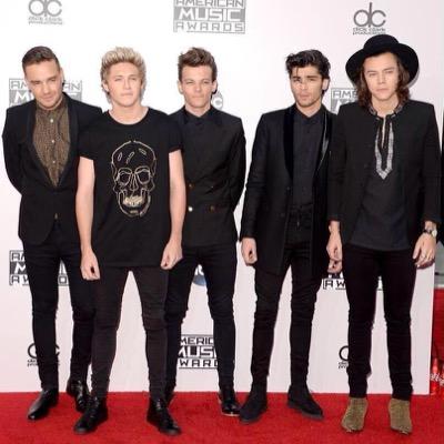 please follow @harrywoahbby im so close to my goal!! and i follow back!!