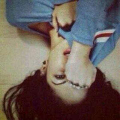 ‏انا فتاة ذات حظ مشاكس ومزاج راقص 
بين التعقل والجنون لم يخلق لي شبيه 
إلا ظلي قبل ان تقراني تعوذ مني ثلاثا 
وان استطعت ف اكثر..♥   
تابعني = اتابعگ