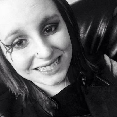NCHS Junior. Single.. 5sos and 1d is my addiction.. Luke Hemmings and Harry Styles are the bae.. ❤