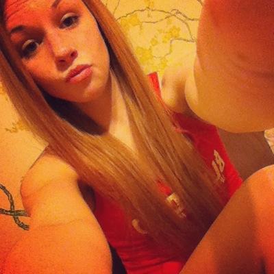 Mandabaaby14's profile picture. Graduated ,19 years old,  My boyfriend is perfect ; My best friend is dope & a savage✊ ; my groups the shit . hate on it