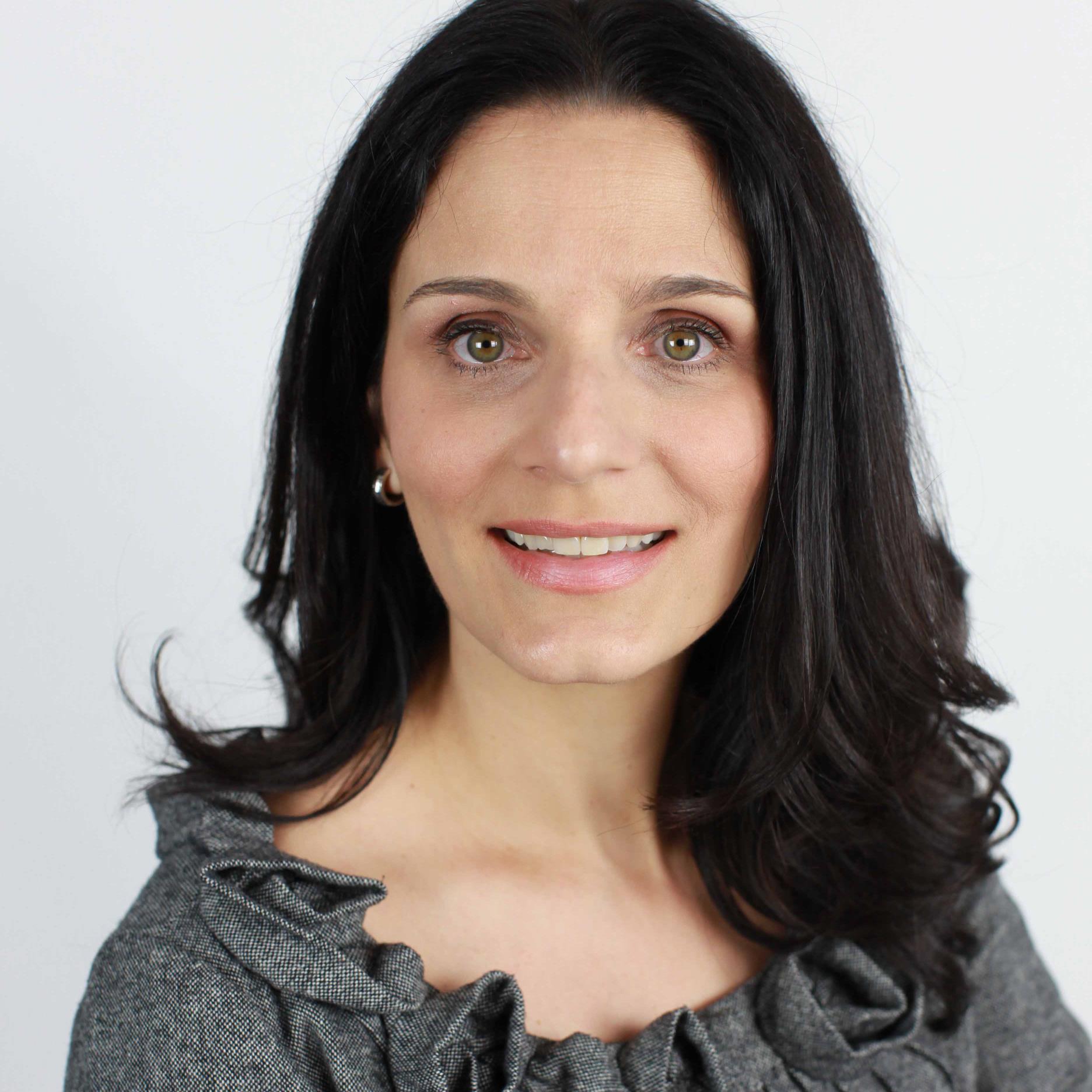 Angela Di Padova is principal of Angela Di Padova Interiors, focused on residential interior decorating in the GTA and surrounding areas.