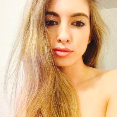 cristinapoleri's profile picture. Born in 1992, Portuguese Dentist living in Paris. Instagram: cristinapolerimachado