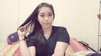 Qta ada di dunia bukan uk mencari seseorang yg sempurna uk dicintai, TETAPI untuk... Belajar mencintai orang yang tidak sempurna, Dengan cara yang sempurna ^_^