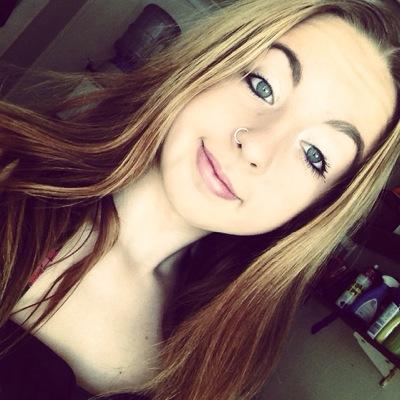 Hey im samantha My instragram is sammisupernatural Add me :D I love playing videos games like cod black ops 2, gta 5 and many more!