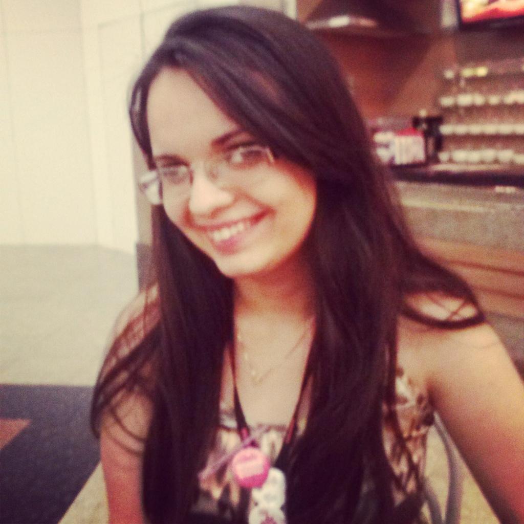 Estudante, Paraibana de campina grande, Deus acima de todas as coisas, Sou apaixonada por sorrisos.Faço brincadeira,amiga, dramatica,carinhosa.
Brasil.
