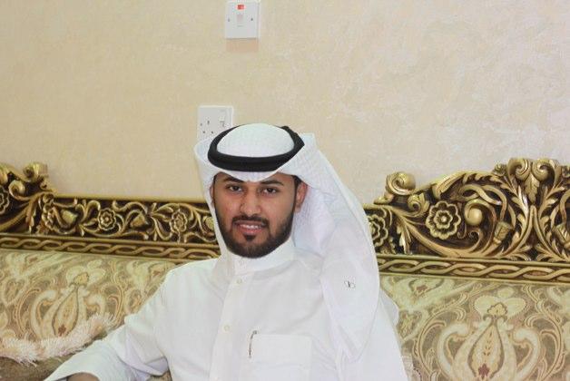 أُصلي الخمس وأبكي من خطايا الامس ،
وطن النهار ( الكويت )