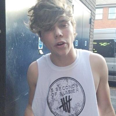 free follow from @abs5sos
