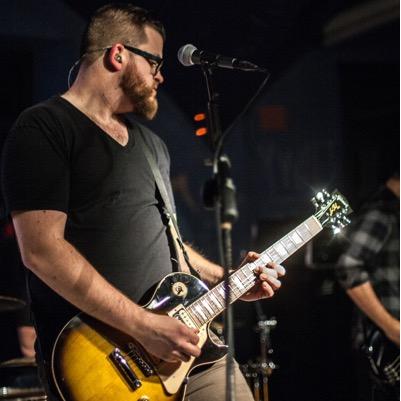 Singer/Guitarist for @modernsuits
music // movies // photography
