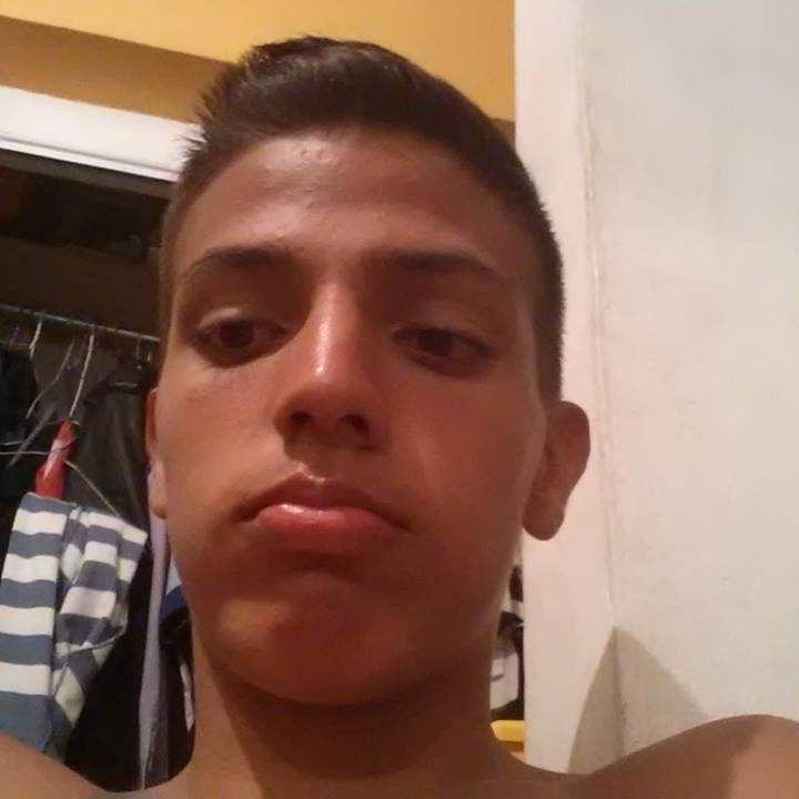 DjLuixmr's profile picture. soy luis tengo 15 y el electro es mi pasión, paso a paso estoy mas cerca en ser DJ, amo el futbol y mido  175ctm siguemee :* *-*