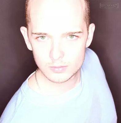 Fun loving and genuine, I love living and having a great time every day!http://t.co/3EFGuHECev	

    christian.dale.779205@facebook.