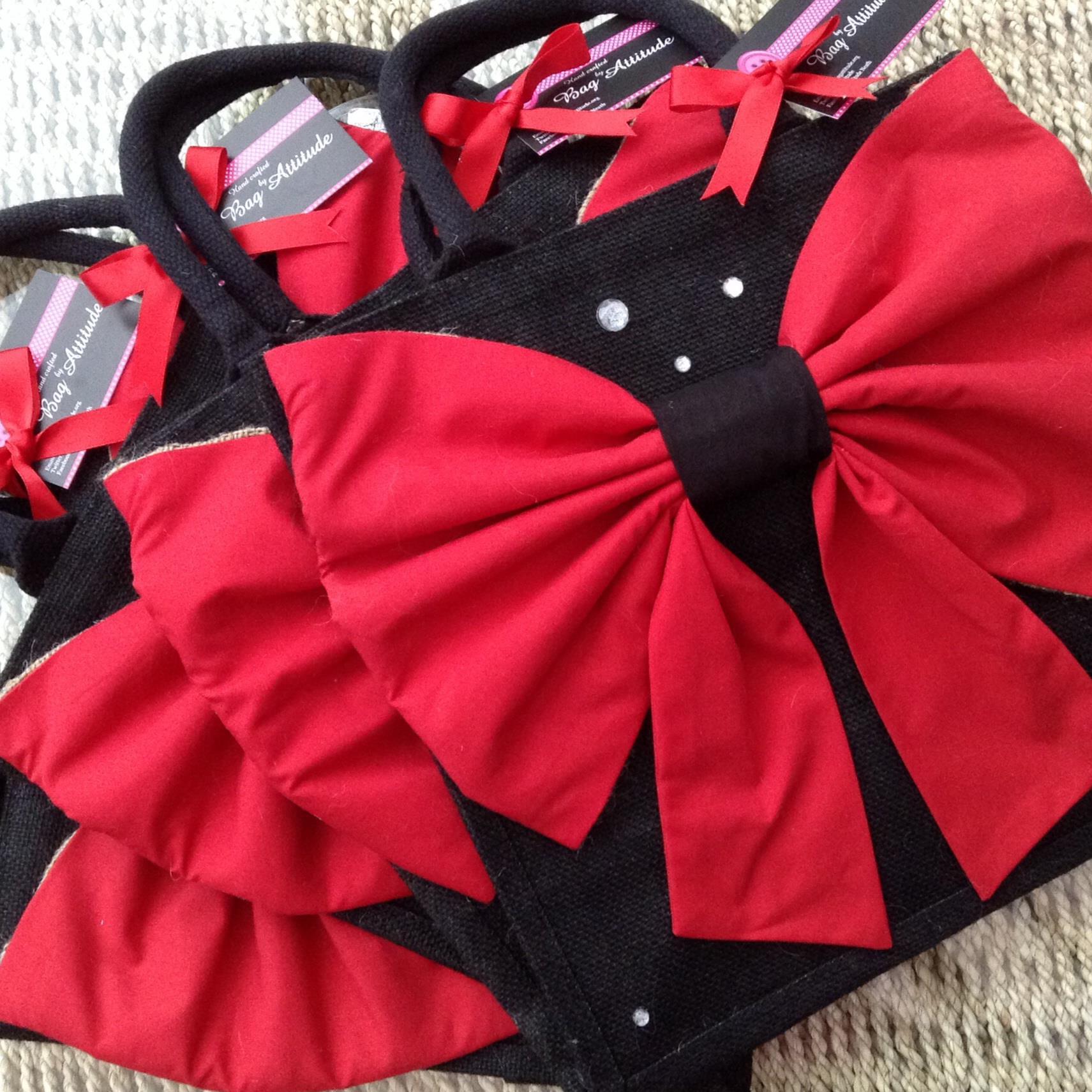 Designer and stockists of jute/cotton bow bags. Please email me at... sales@bagattitude.org to order