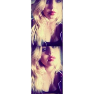 • Model from the UK living in California •