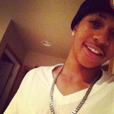 New To Thissss Twitter Ishhh .follow Me ?