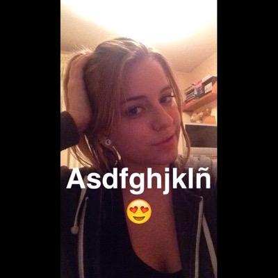 Me encantan los animales sobre todo los caballos, me gusta estar cn mis amigas y la buena fiesta. Skate.RAP Instagram y SnapChat: LauriiLaRubia #14 #19