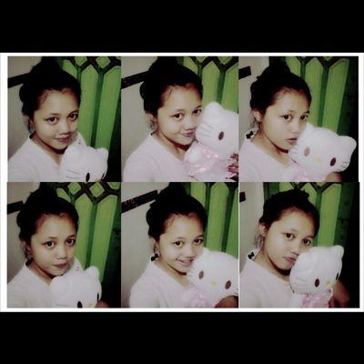 JuliaArsa's profile picture. bathroom singer's