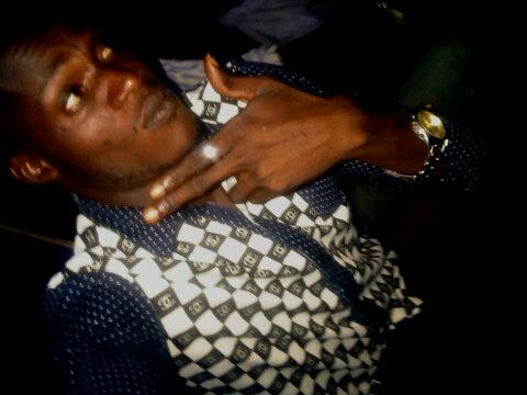 Am Yomi by name I live in ilorin am a student n upcuming artist ¤