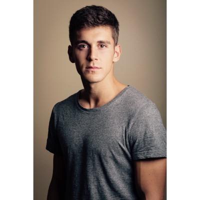 Stuntman and Professional Freerunner 
IG:@BenJenx