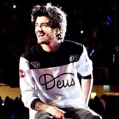 please follow @_fxckablelukey , because she give you this free follow, ask her for a follow back !