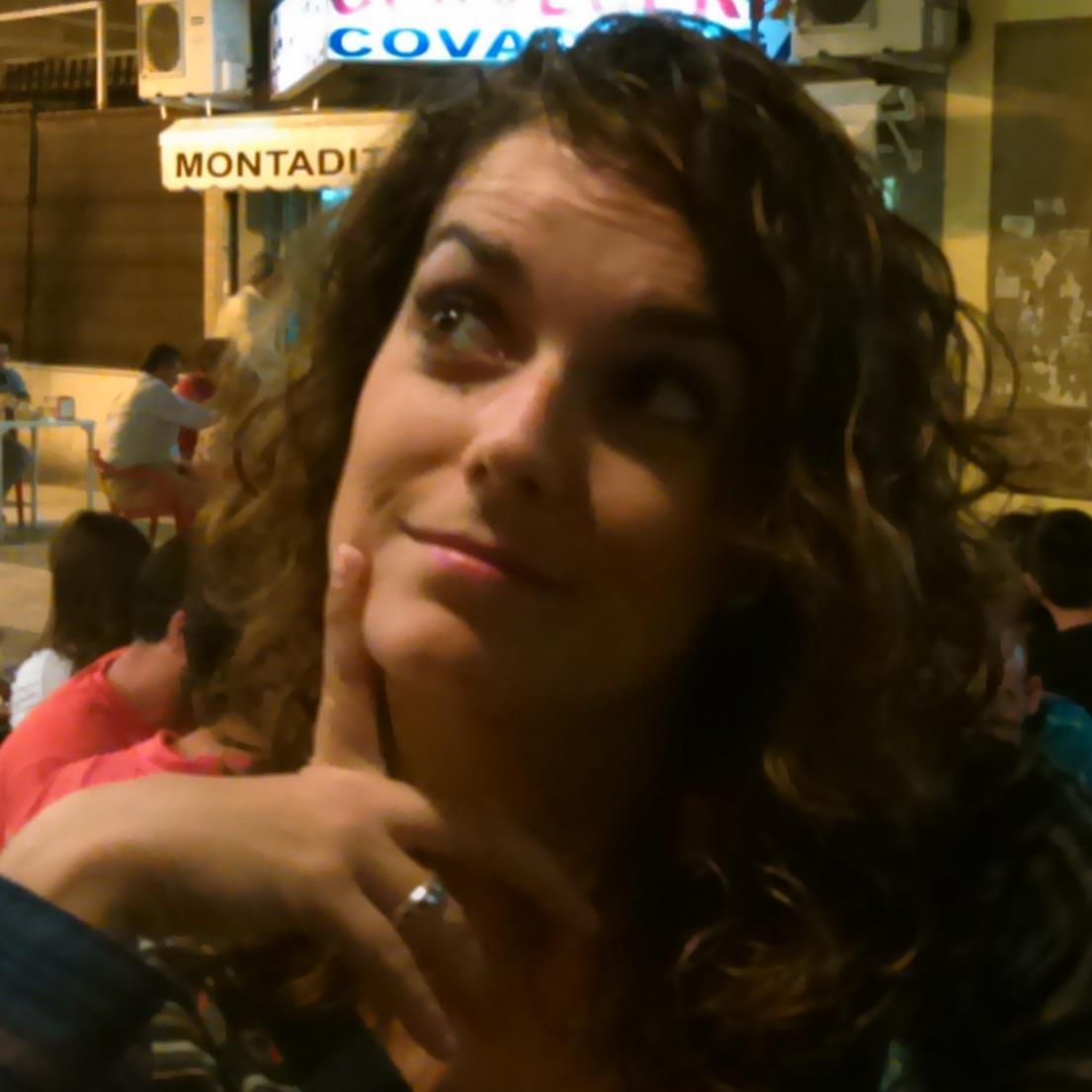 glorianavasj's profile picture. #Soyperiodista y ahora también,  profesora. Mirando hacia adelante y con expectación al futuro