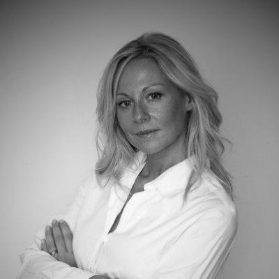 Former Criminal Psychologist, business & security consultant, fitness model and presenter,  who is currently teaching law as well as film and is a huge TWD fan!