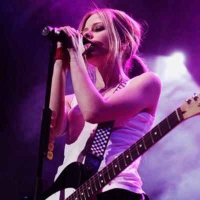 I love Avril. I'm from Japan! Follow me!