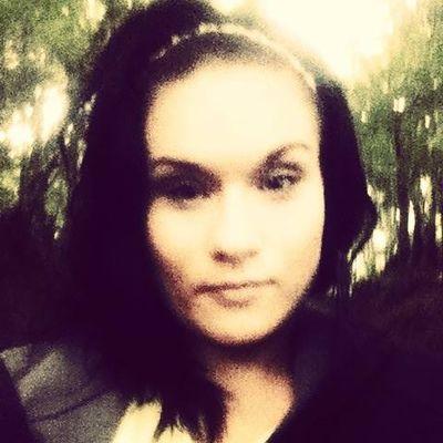 emzsaunders84's profile picture. PAIN 〰MAKES YOU STRONGER FEAR〰MAKES YOU BRAVER HEARTBREAK〰MAKES YOU WISER