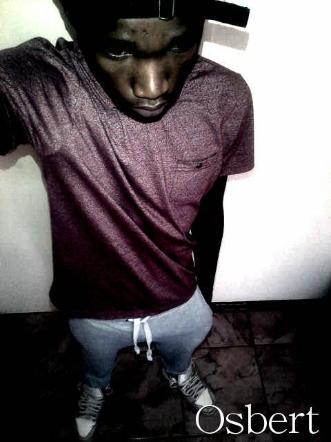Hip-hop Artist•Singer•graphic designer•Representing my city rusty dusty•song writer•for bookings bbm pin•264F3303 don't even try to Unfollow I have that App-_-