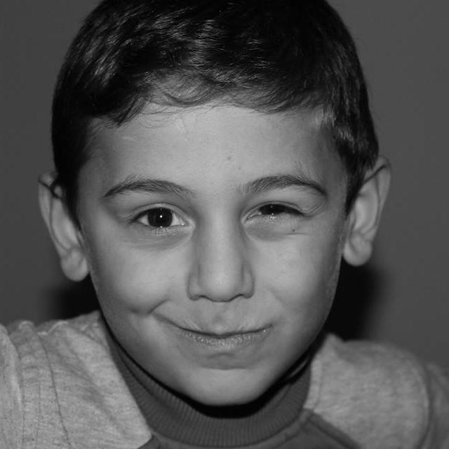 4.sınıfa gidiyorum hobilerim arasında salsa ve çaça, he bide güzel kızlar D.M atmaktan çekinmeyin ora gelii yerım yerr :*