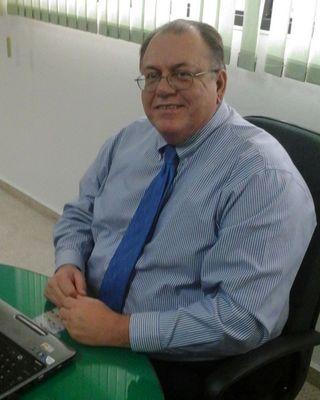 Contador Publico Autorizado y asesor financiero desde 1977 con oficina en Ponce,P.R.