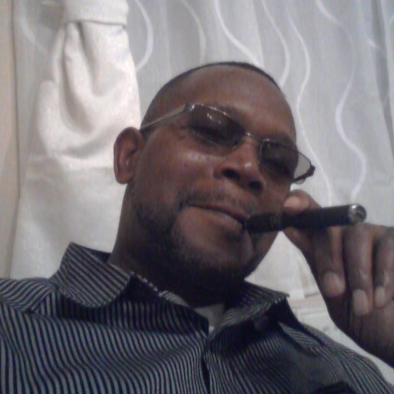 RobertLMyersJr's profile picture. It didn't matter how I rearranged the words for my business at dot com, Dot tk or Dot net it was taken. Until I found this https://t.co/gDbQQGuSr3