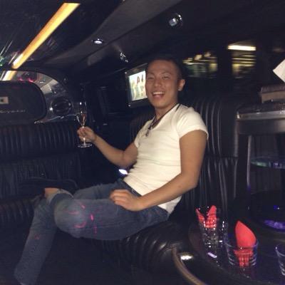 東京在住26歳 難が無い人生なんてつまらない。無難。難が有る人生の方が楽しい。有難い。 人は人で磨かれる。 志の高い方やパワーのある方、何かやってやりたいとうずうずしてる方、お話しましょう！