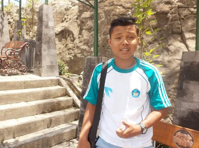 Lahir di magelang 26 mei 1998 ,