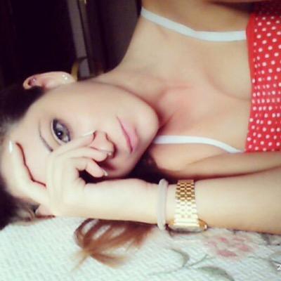 Amo vivir y vivo para amar. fan de las selfies y del fut! Que ruede el balón!

pdt. NO LE DOY MI WHATS A DESCONOCIDOS