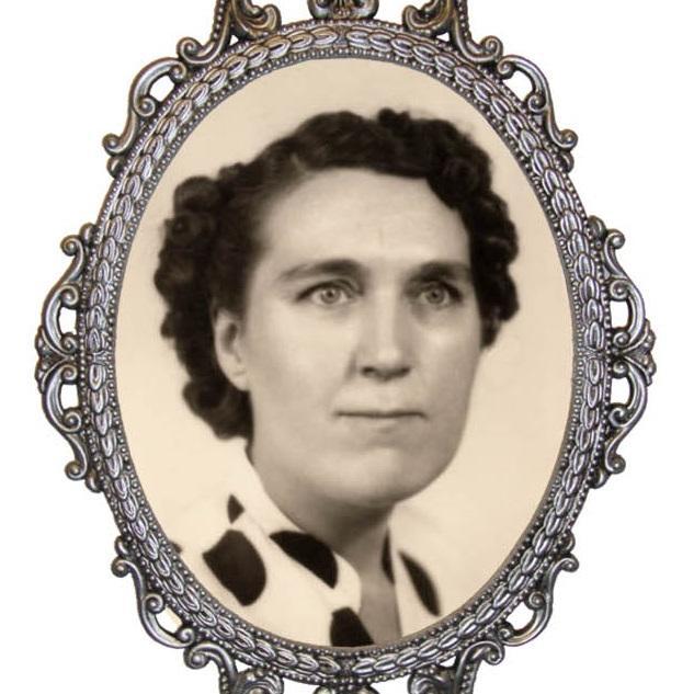 'Auntie Dolly's Letters' is a collection of love letters spanning 16 years and over 6,000 kilometres during the Great Depression and World War 2