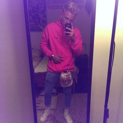 Blonde                                                                                5ft9                                                     Instagram-dino430