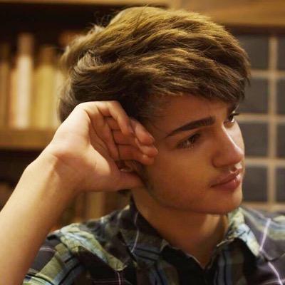 DevinRichards16's profile picture. Leo♌️living and breathing