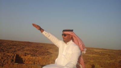 ‏تجمعنا بحور الشعر ذا قايد وذا ربان...وانا ما قول غير الله يهديها على يدي