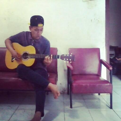 aiim53's profile picture. ,Don't worry be happy guys :D :D ☺