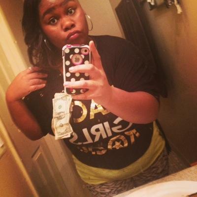 Hèy im kia im new to twitter im 15 11/14/99 is my day follow me on ig@kiaa_bhoo14 freshman at EHS i play softball,basketball, and volleyball yall follow me ❤️❤️